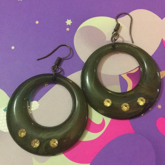 Vintage Green Swirl Crystal Pierced Plastic Circle Hoop Dangle Earrings - Picture 5 of 7